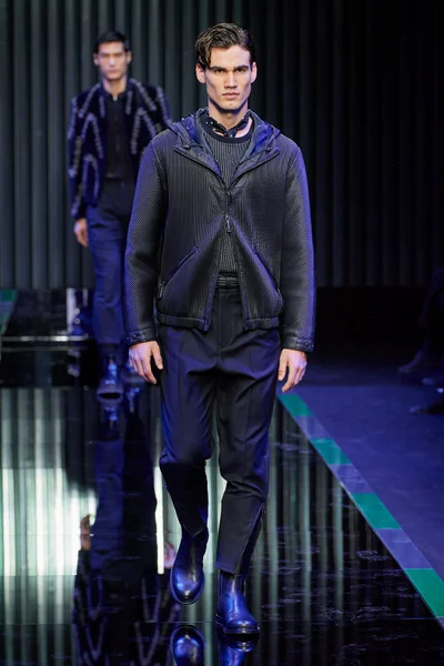 Look 26